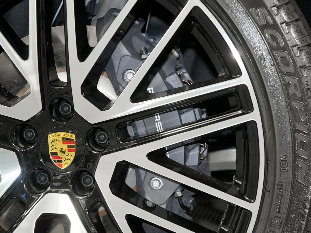 New 2026 Porsche Macan AWD/4WD image 14