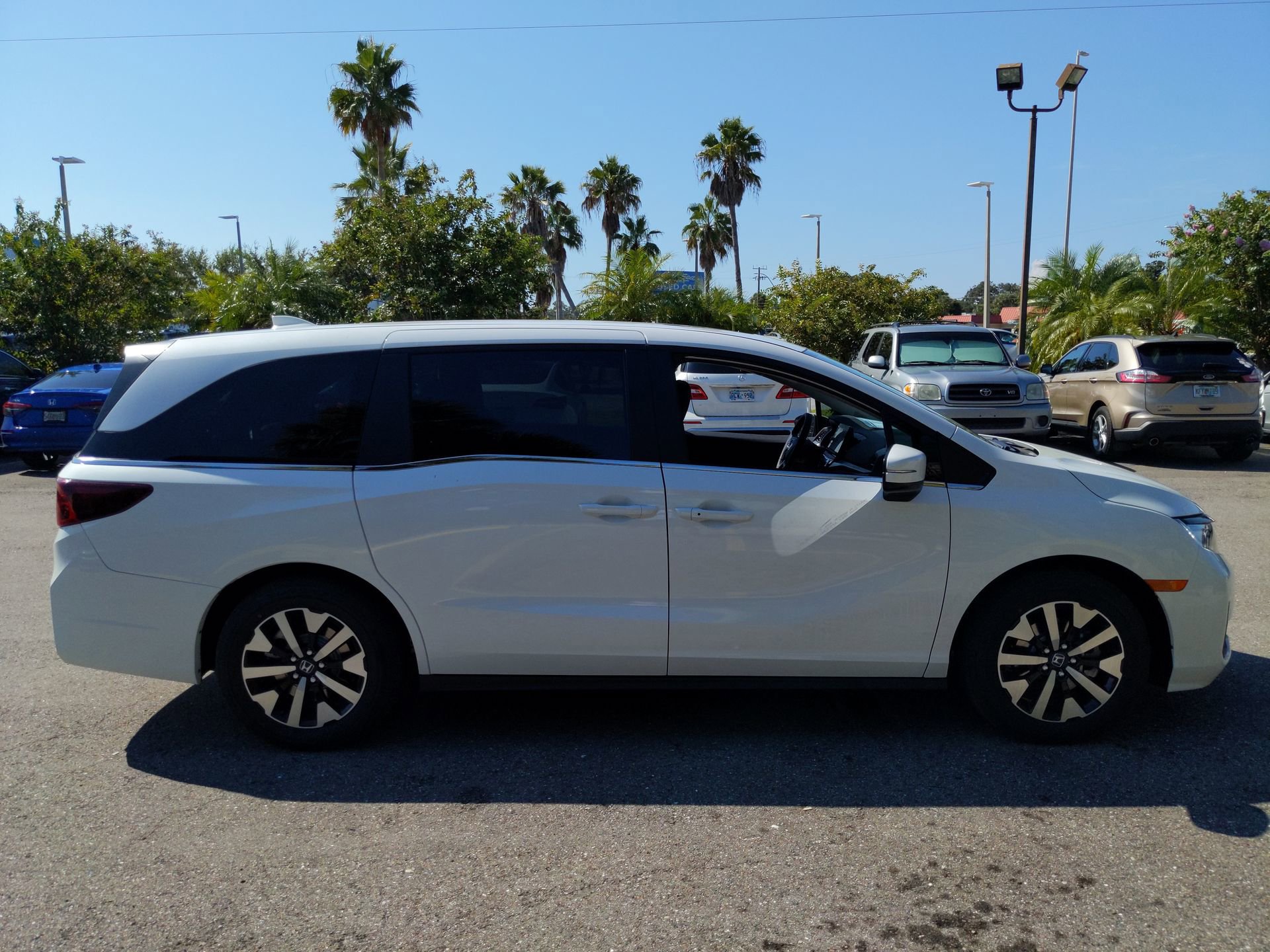 New 2026 Honda Odyssey EX-L image 5