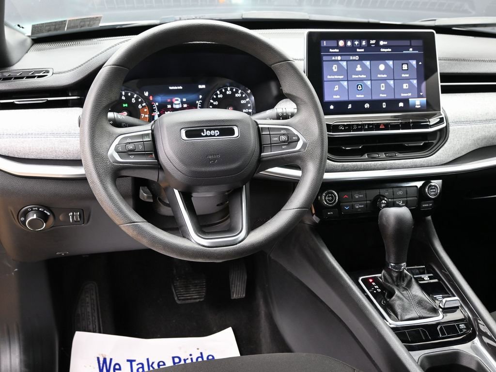 Used 2024 Jeep Compass Sport image 31