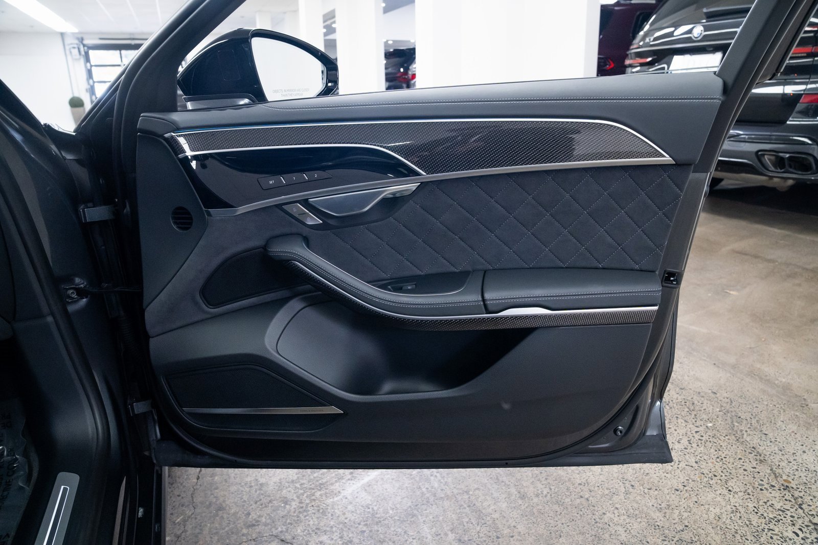 Used 2025 Audi S8 image 26