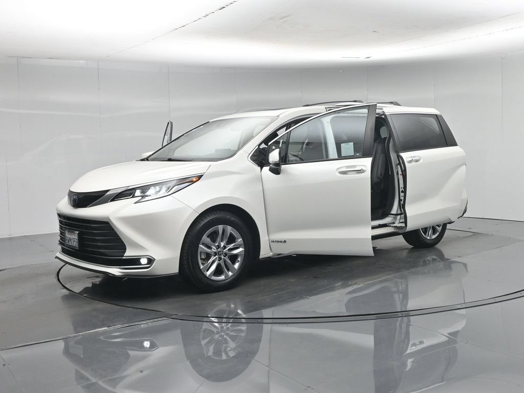 Used 2021 Toyota Sienna Limited FWD image 34