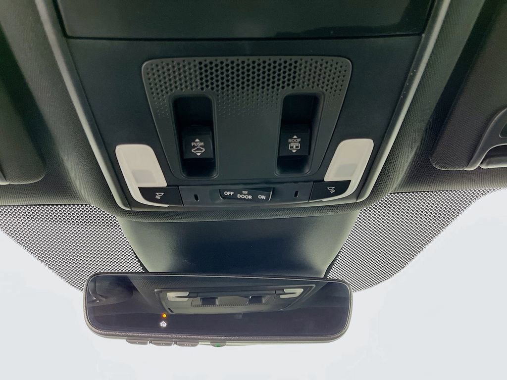 Used 2025 Honda Pilot TrailSport image 24