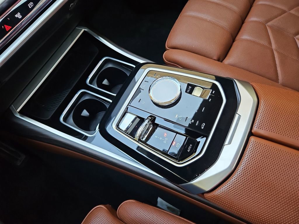 Used 2024 BMW 760i xDrive image 21