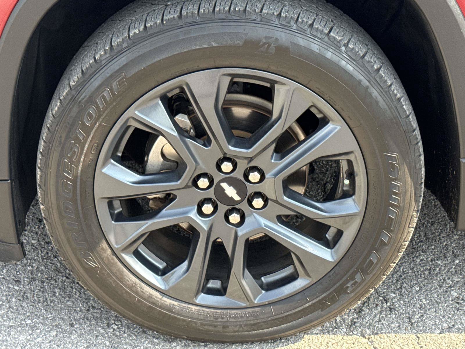 Used 2020 Chevrolet Traverse RS w/ LPO, Floor Liner Package FWD image 10