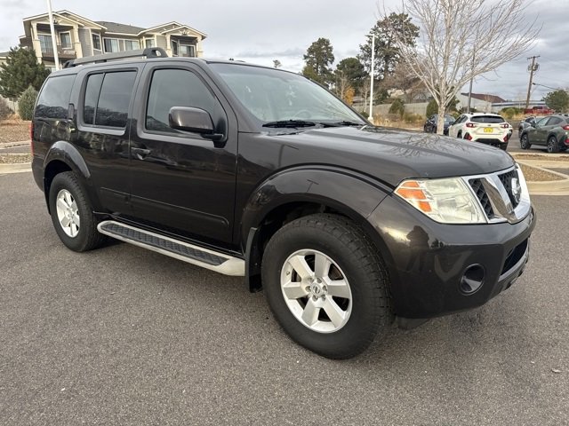 Used 2011 Nissan Pathfinder SV image 1