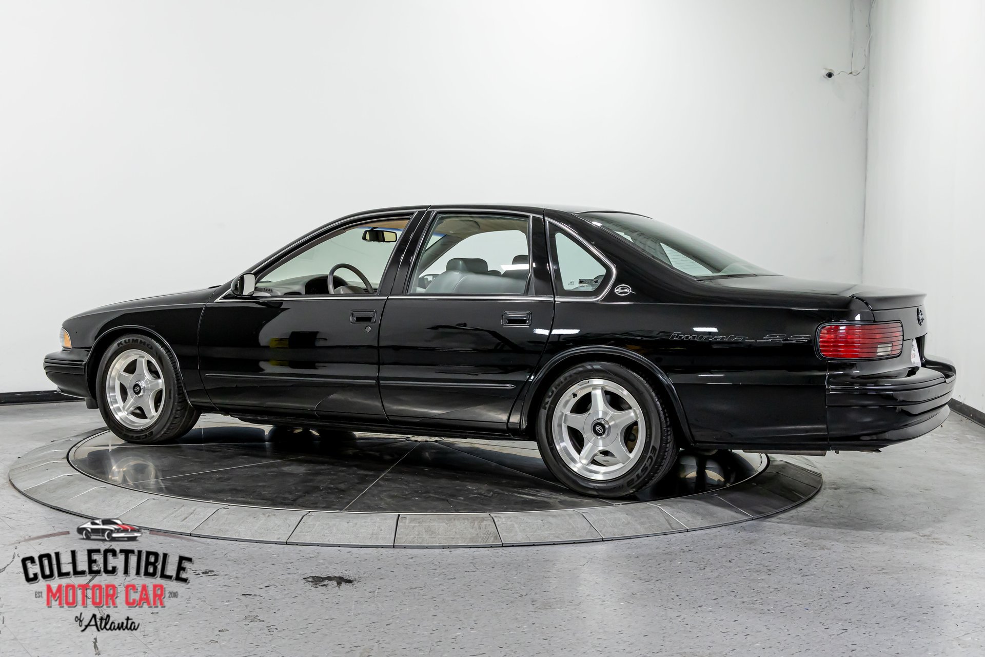 Used 1996 Chevrolet Impala SS RWD image 14