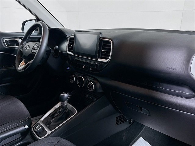 Certified 2025 Hyundai Venue SEL FWD image 24