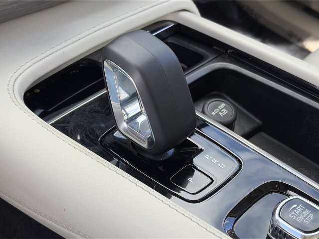 Used 2023 Volvo XC90 B6 Plus w/ Protection Package Premier AWD/4WD image 28