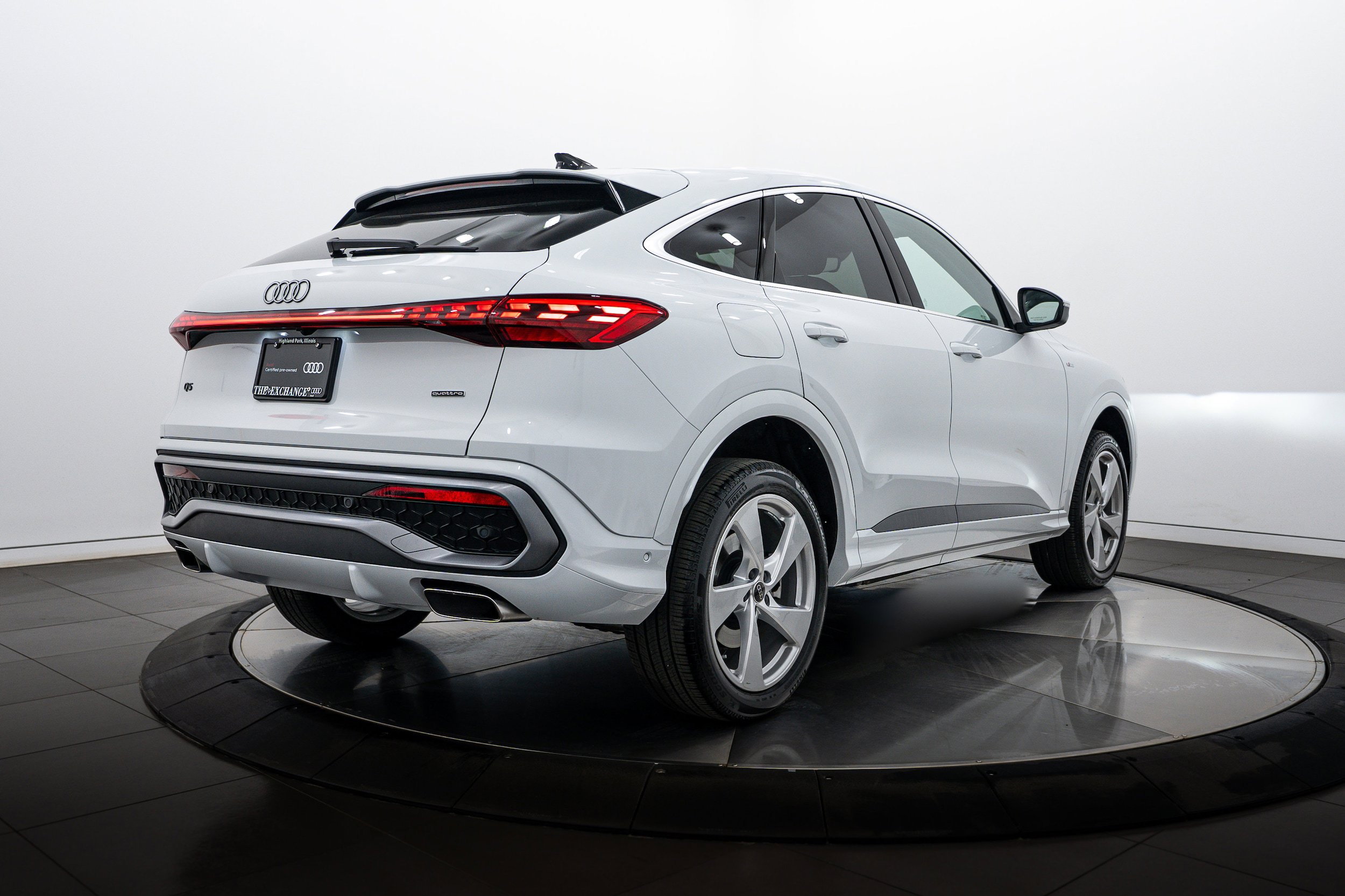 Certified 2025 Audi Q5 Premium Plus w/ Premium Plus AWD/4WD image 4