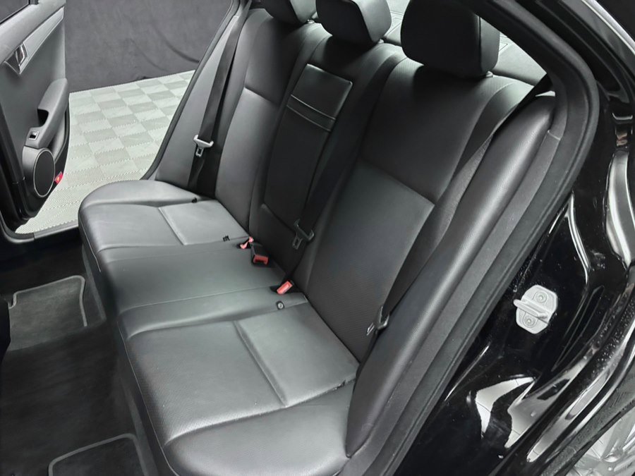 Used 2009 Mercedes-Benz C 300 Sport image 31