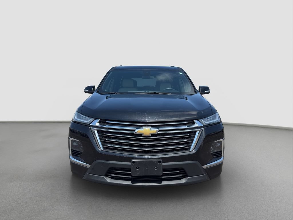 Used 2023 Chevrolet Traverse LT FWD image 2