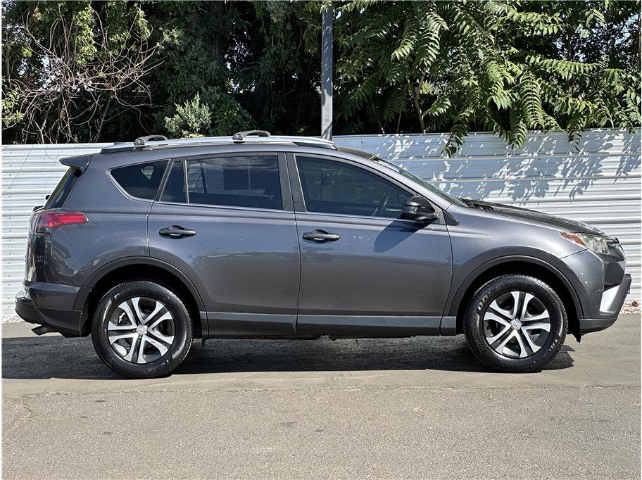 Used 2017 Toyota RAV4 LE w/ All Weather Liner Package AWD/4WD image 9