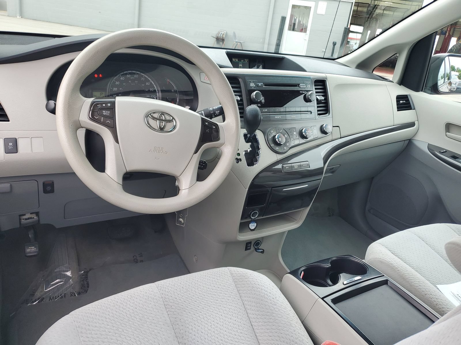 Used 2011 Toyota Sienna LE FWD image 9