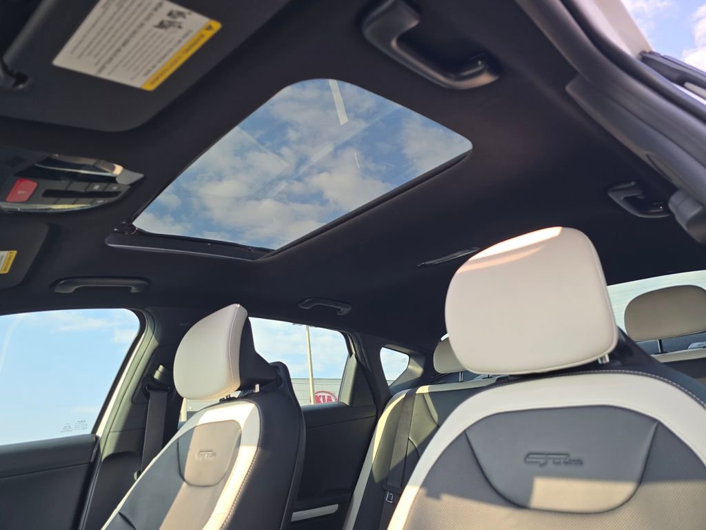 Certified 2025 Kia K4 GT-Line w/ GT-Line Premium Package image 15