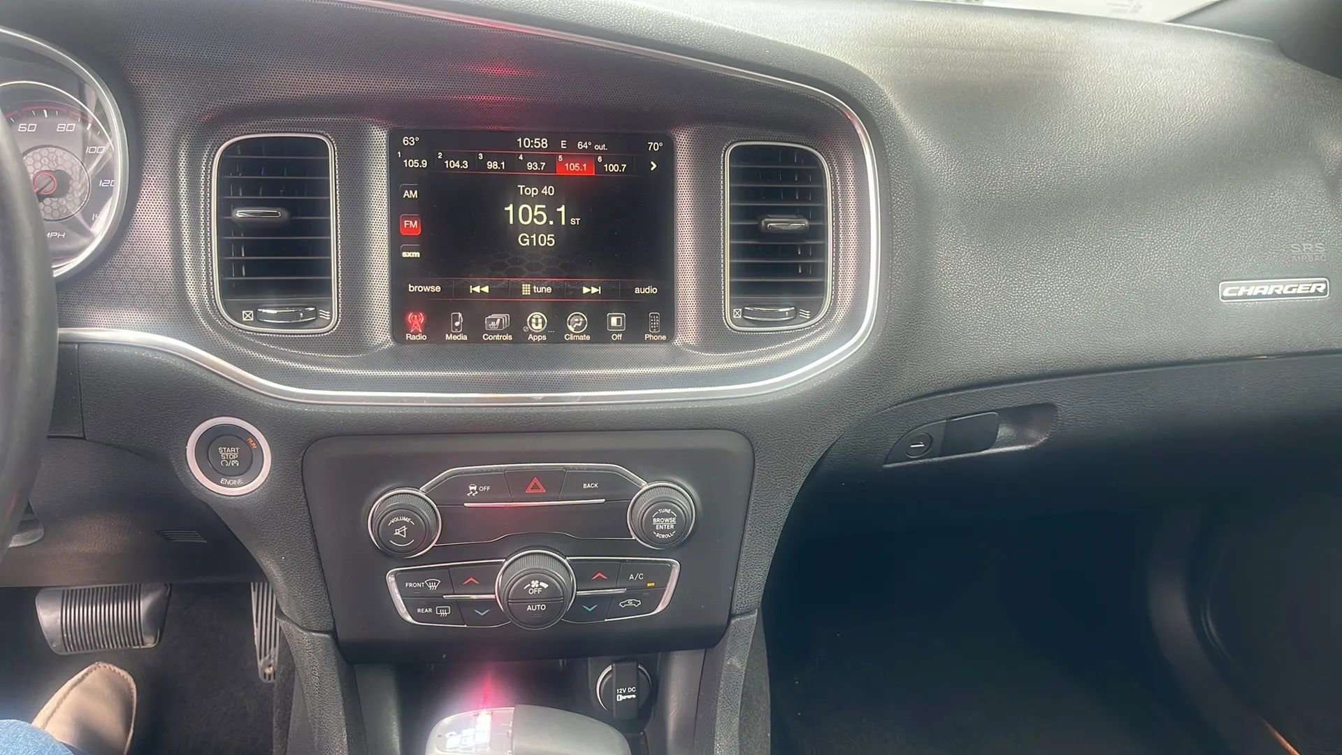 Used 2015 Dodge Charger SXT RWD image 12
