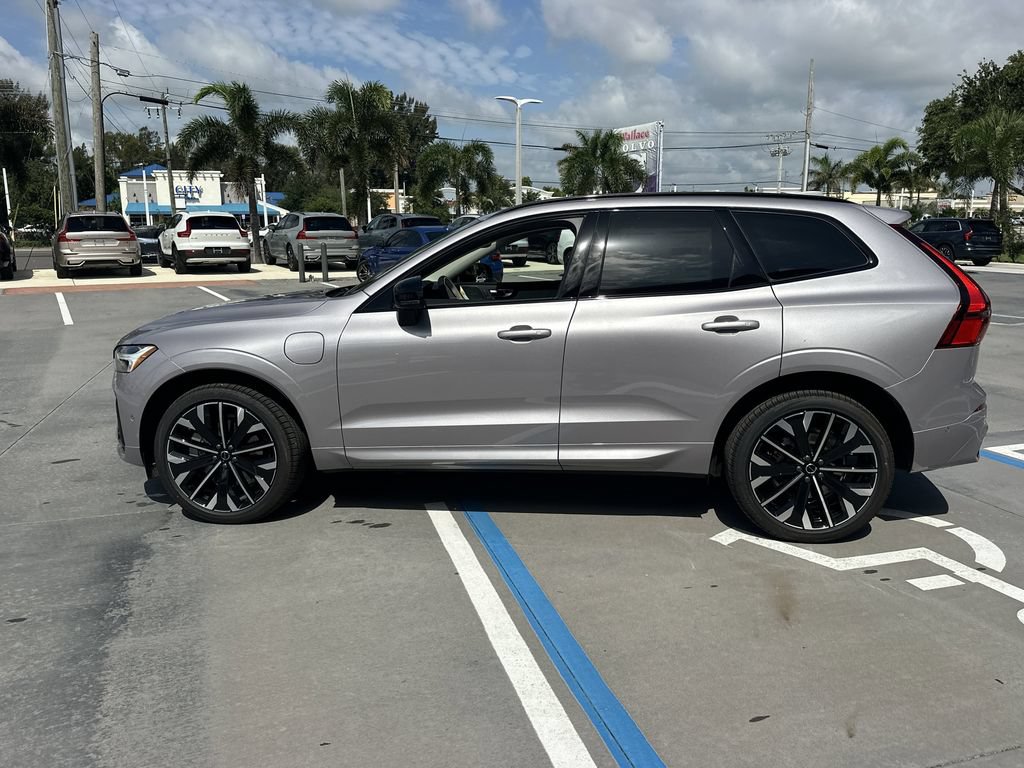 New 2026 Volvo XC60 T8 Ultra w/ Protection Package Premier AWD/4WD image 12