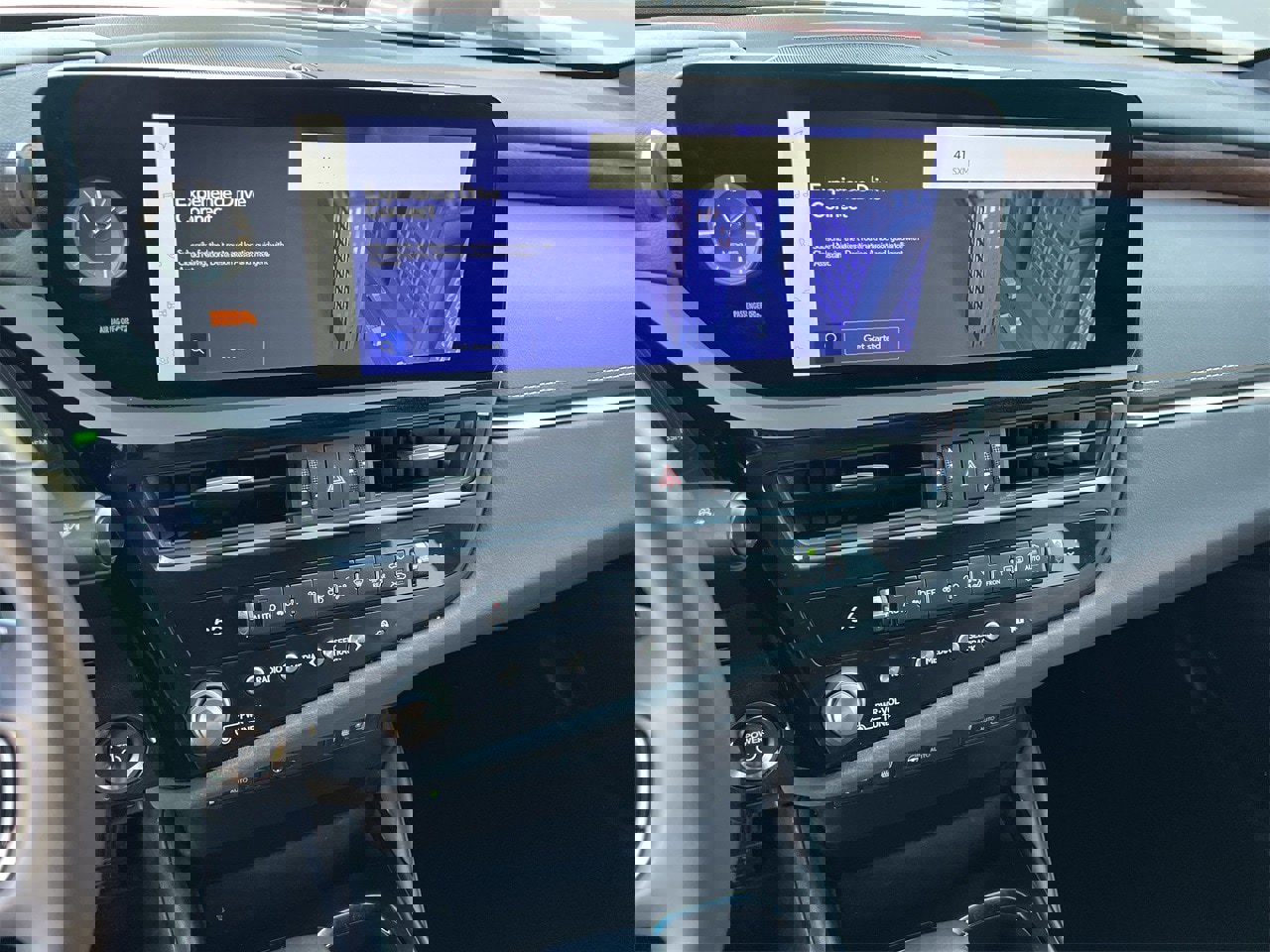 Used 2023 Lexus ES 300h w/ Premium Package image 16