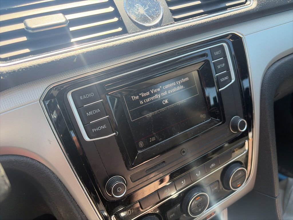 Used 2017 Volkswagen Passat 1.8T S image 9