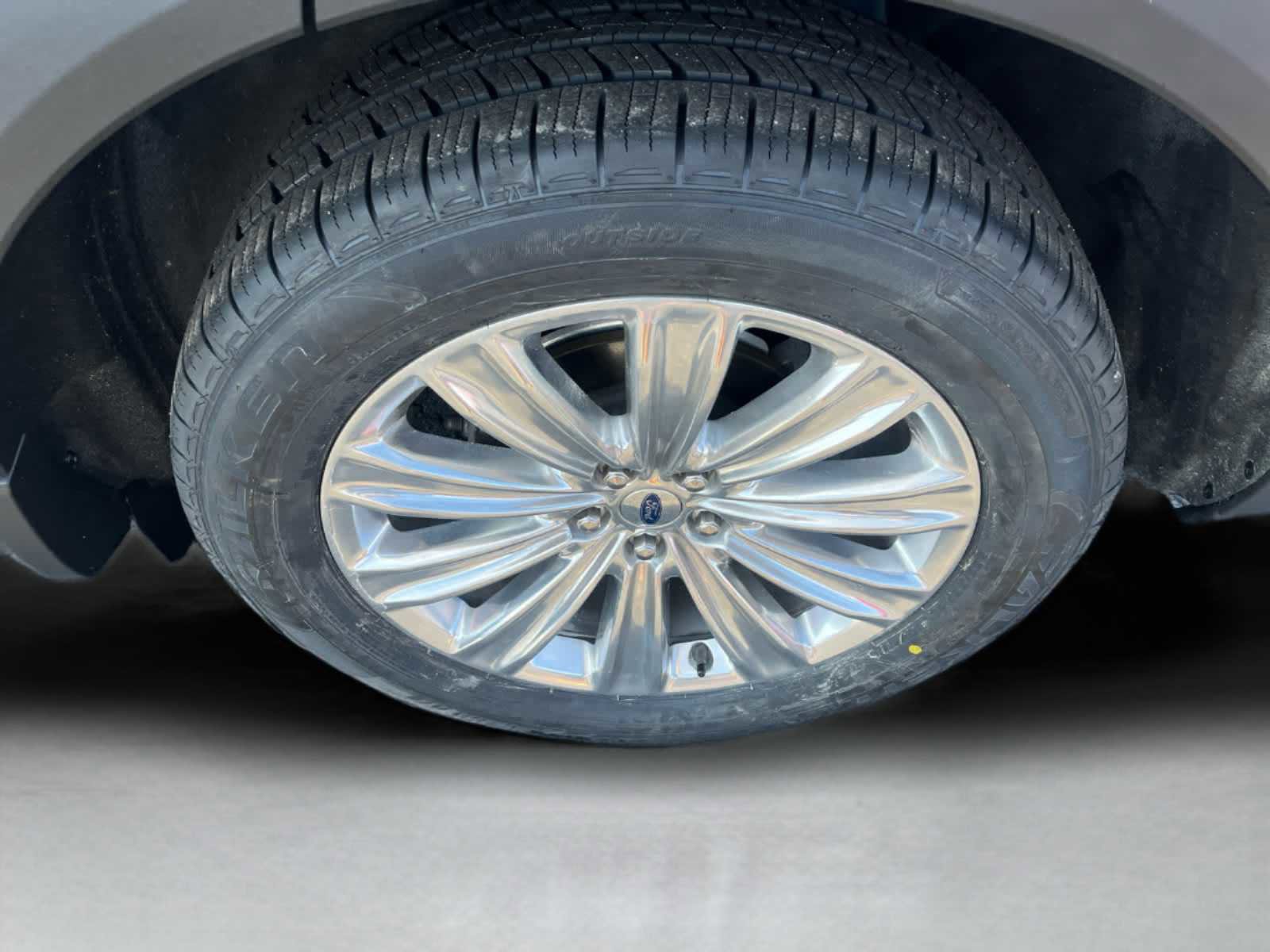 Used 2020 Ford Explorer Limited image 4