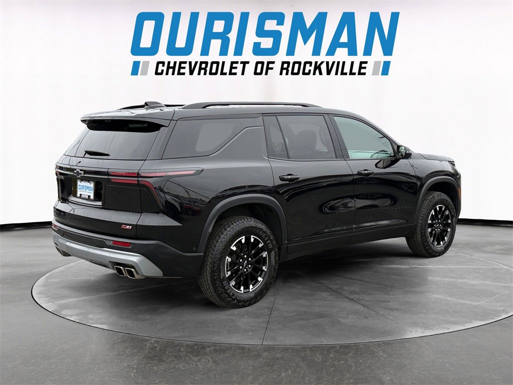 Used 2024 Chevrolet Traverse Z71 w/ Enhanced Driving Package image 6