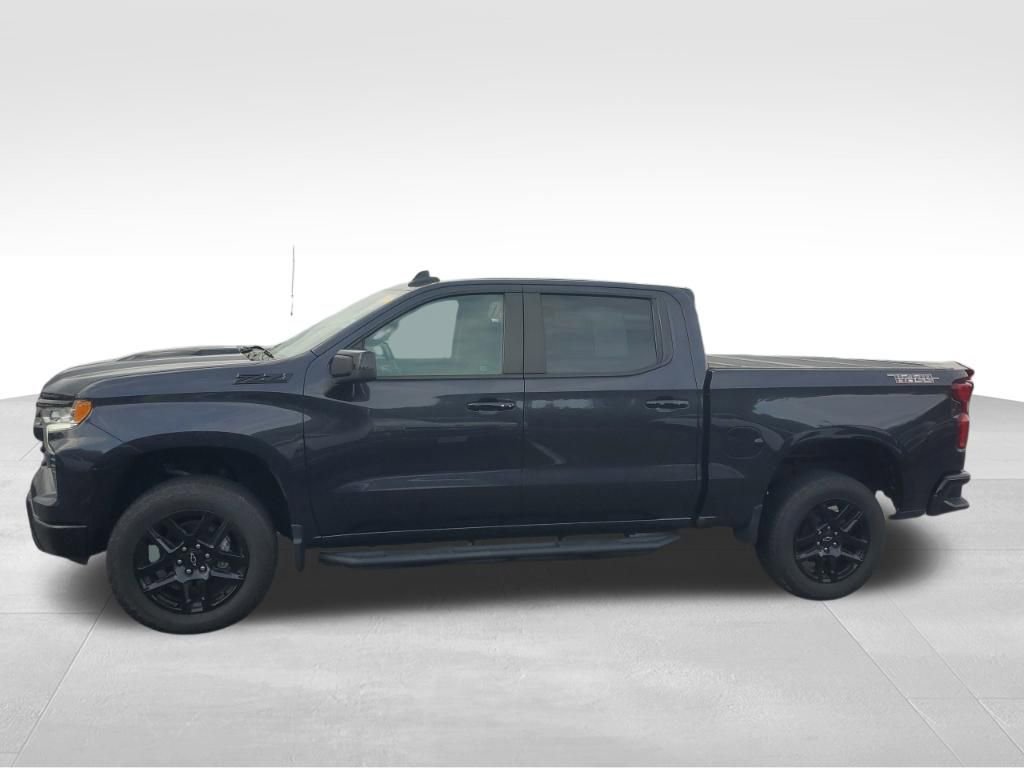 Used 2024 Chevrolet Silverado 1500 LT Trail Boss w/ LPO, Dark Essentials Package AWD/4WD image 2