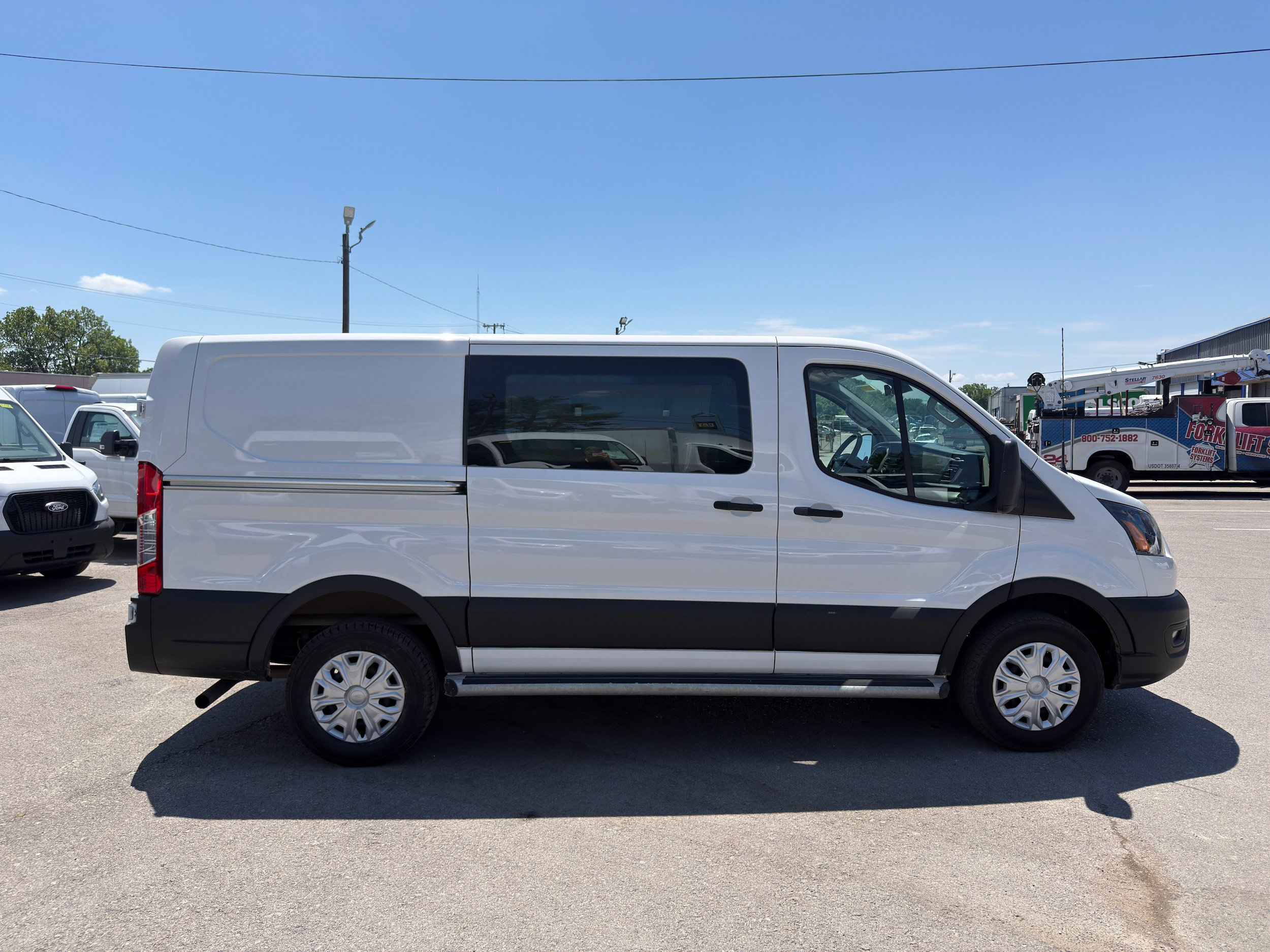 Used 2025 Ford Transit 250 Low Roof w/ Exterior Upgrade Package RWD image 4