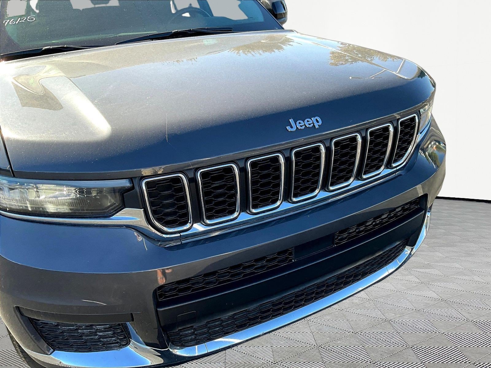 Used 2021 Jeep Grand Cherokee L Laredo w/ Luxury Tech Group I AWD/4WD image 32