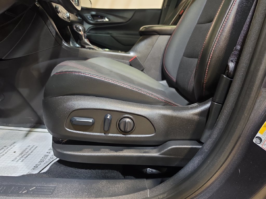 Used 2022 Chevrolet Equinox RS AWD/4WD image 14