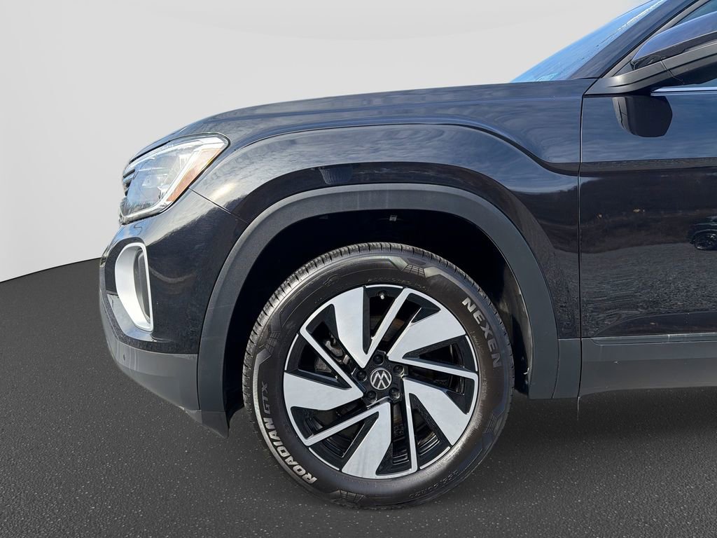 Used 2025 Volkswagen Atlas SE image 14