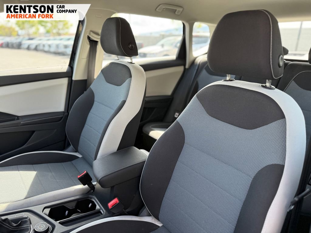 Used 2025 Volkswagen Taos S AWD/4WD image 30