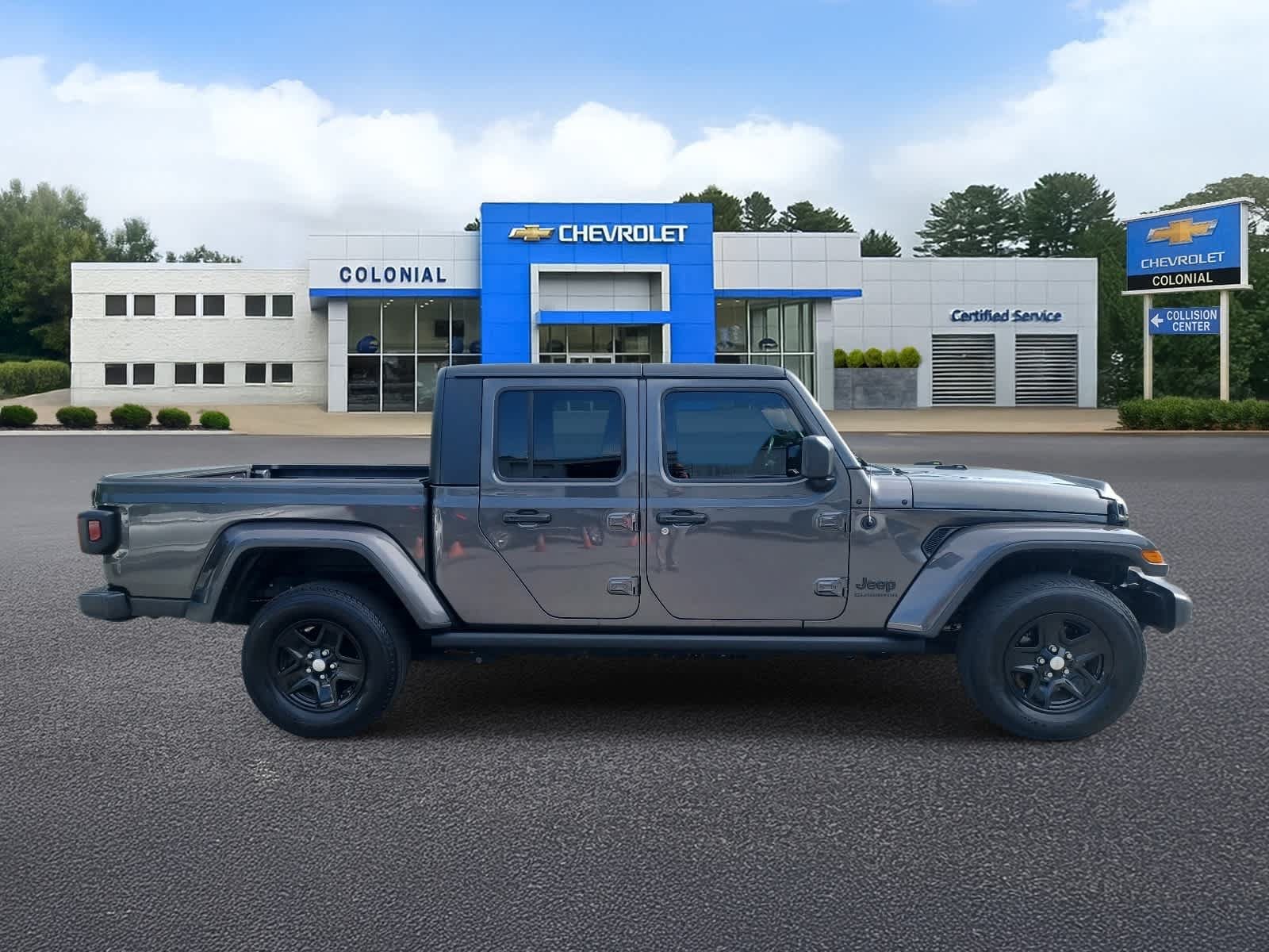 Used 2020 Jeep Gladiator Sport w/ Quick Order Package 24S AWD/4WD image 3