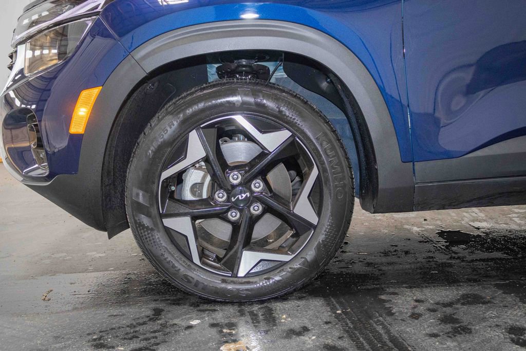 Used 2024 Kia Seltos EX image 8
