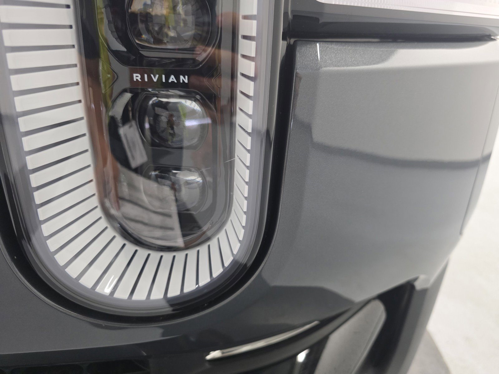 Used 2024 Rivian R1S Adventure AWD/4WD image 35