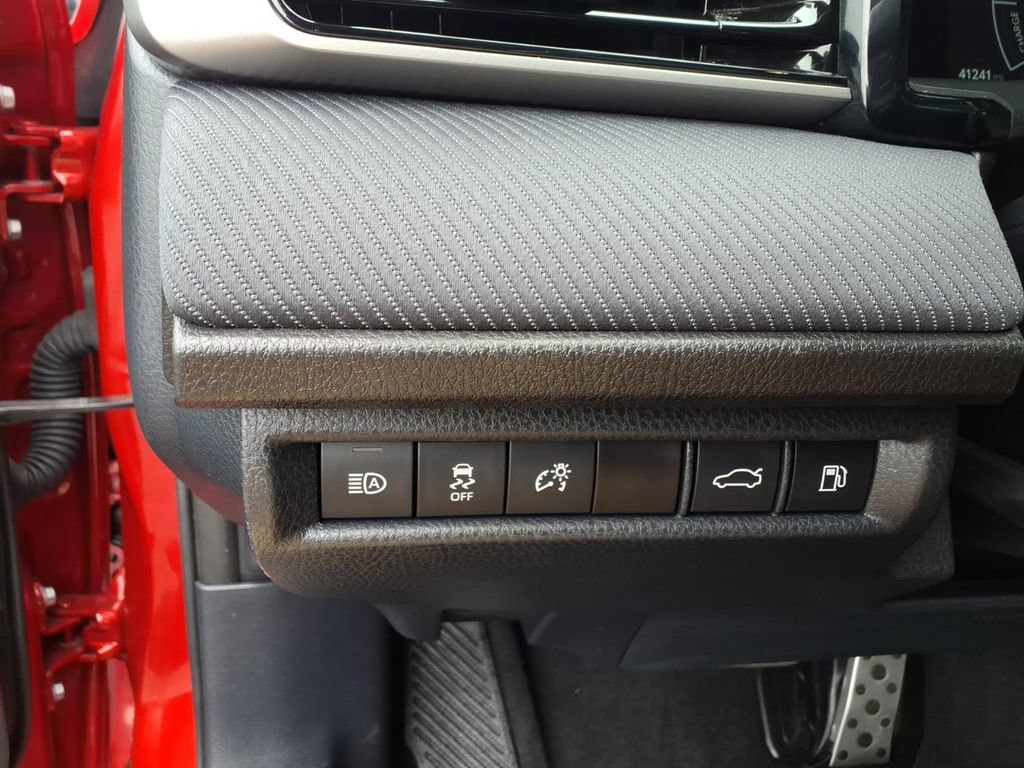 Used 2025 Toyota Camry SE FWD image 28