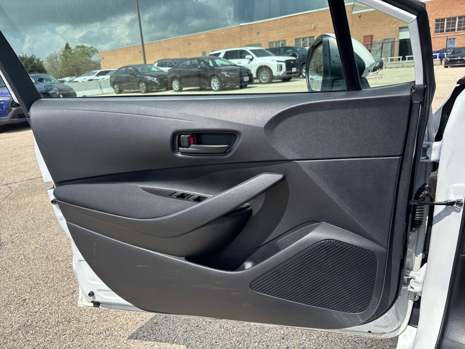 Used 2025 Toyota Corolla LE image 18