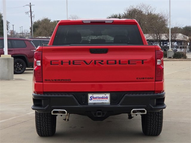 Used 2025 Chevrolet Silverado 1500 Custom Trail Boss w/ LPO, Dark Essentials Package image 7