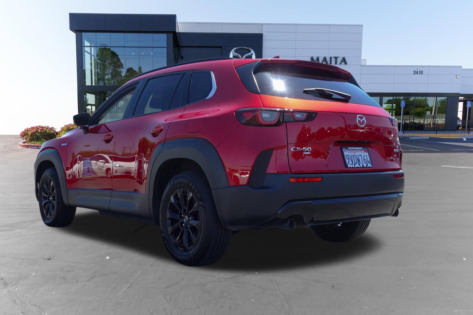 Used 2025 MAZDA CX-50 AWD 2.5 Hybrid w/ Premium Pkg image 7