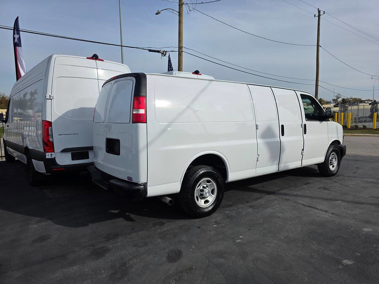 Used 2019 Chevrolet Express 2500 Extended image 6