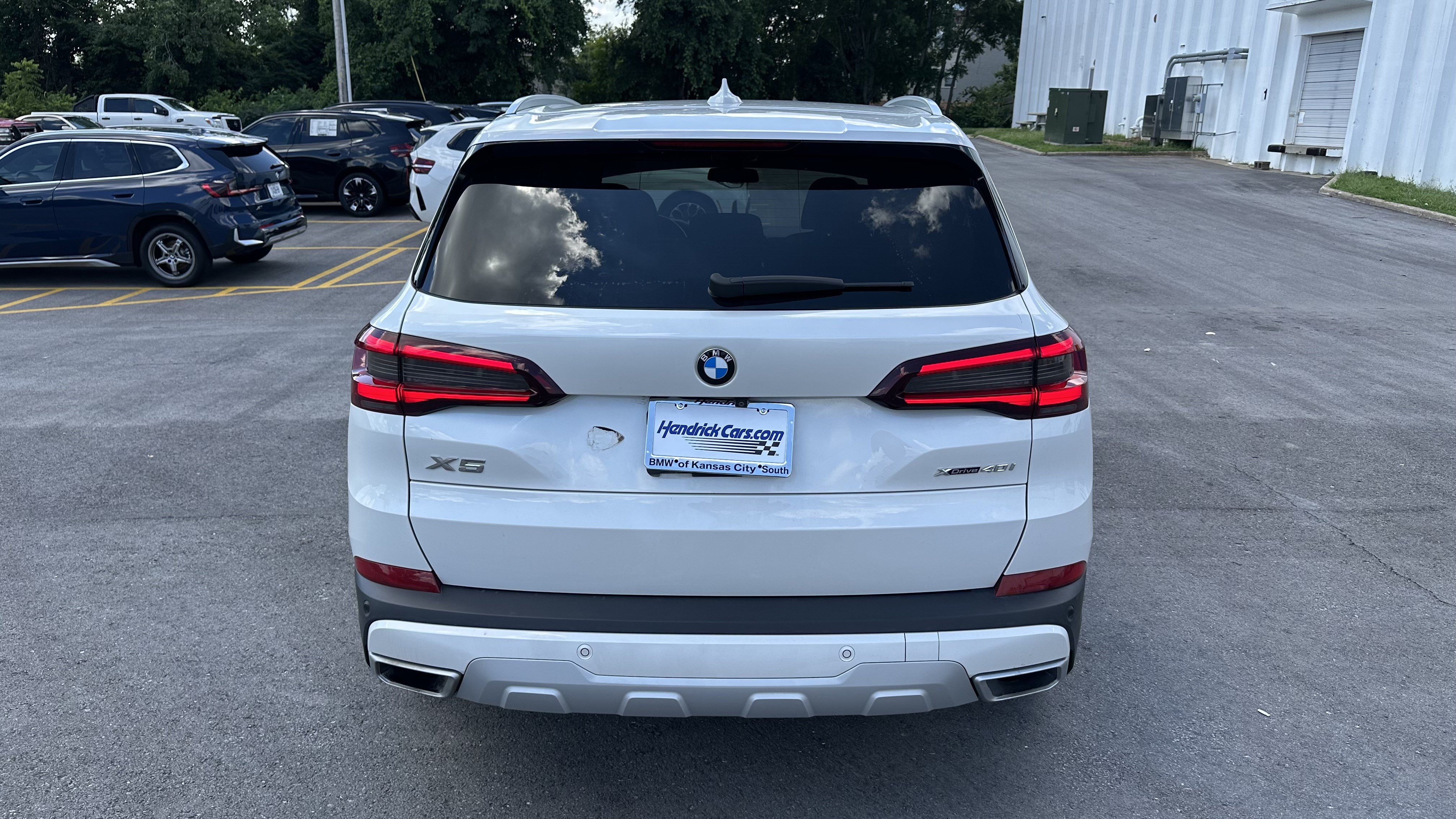 Used 2022 BMW X5 xDrive40i w/ Executive Package AWD/4WD image 9