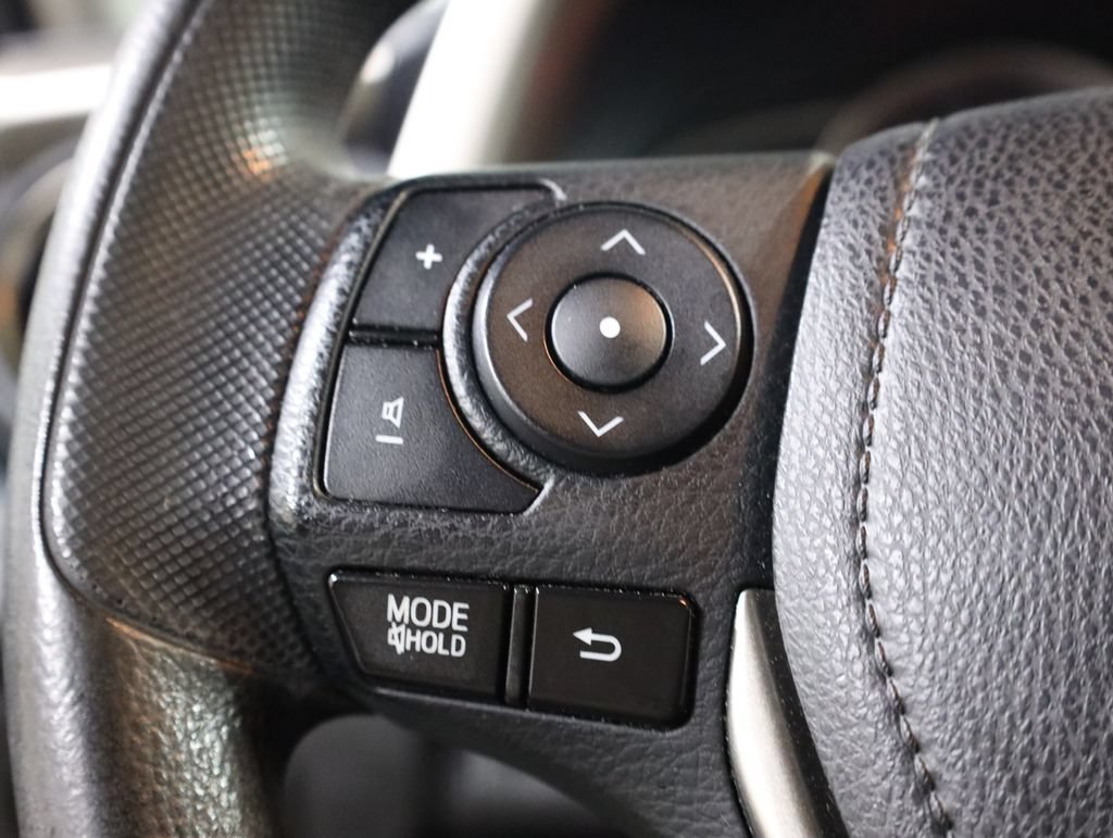 Used 2014 Toyota RAV4 XLE AWD/4WD image 13