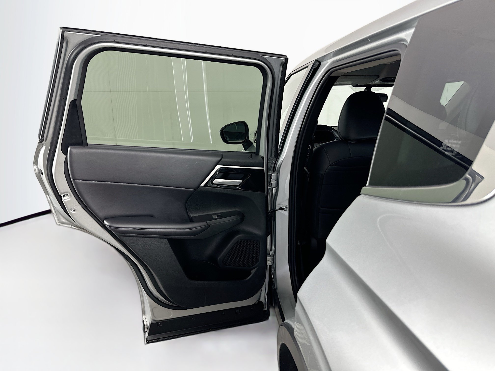 Used 2024 Mitsubishi Outlander SE AWD/4WD image 26