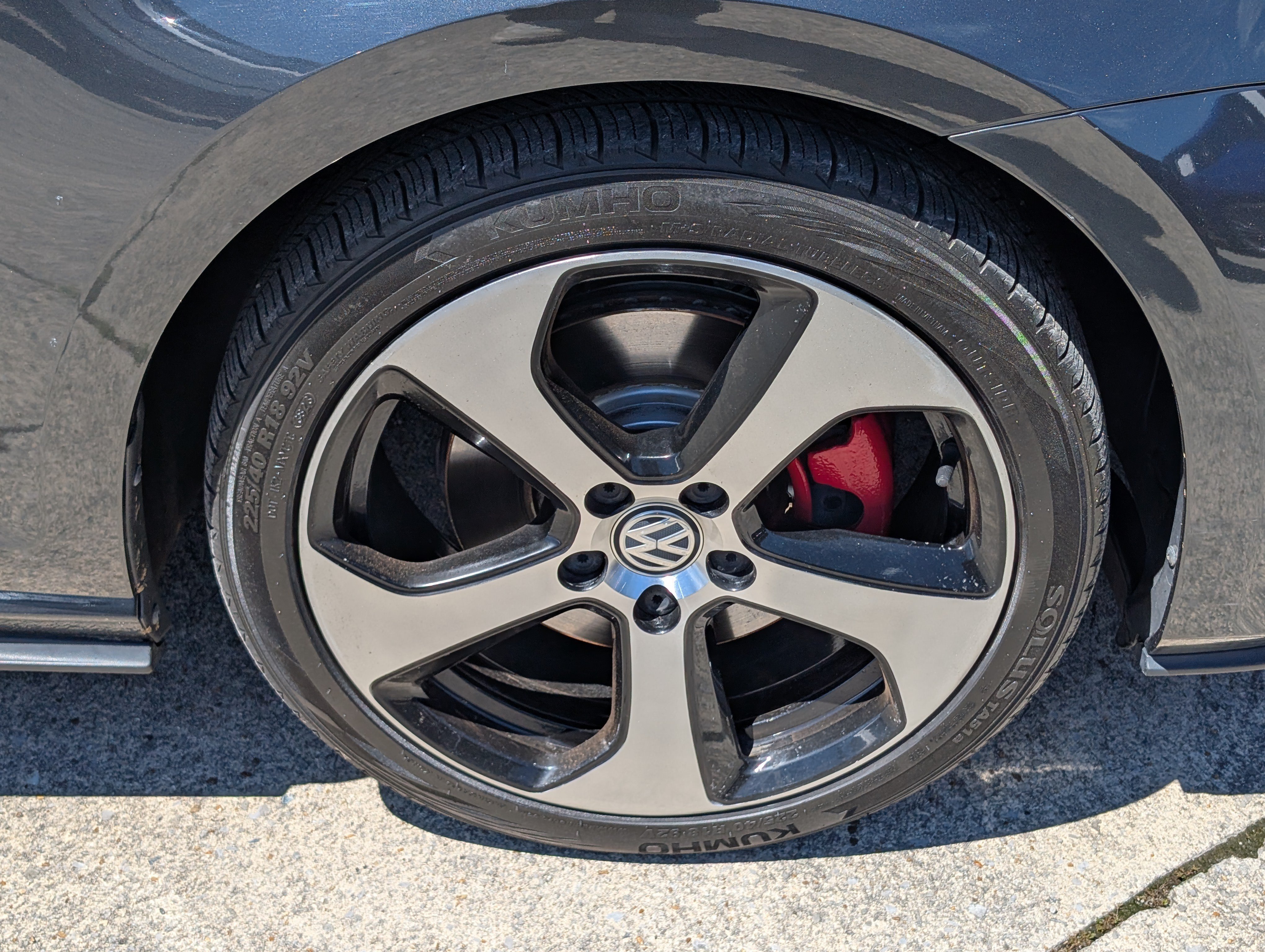 Used 2017 Volkswagen Golf 4-Door FWD image 27