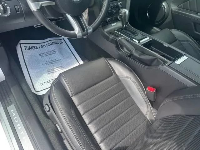 Used 2013 Ford Mustang Premium RWD image 10