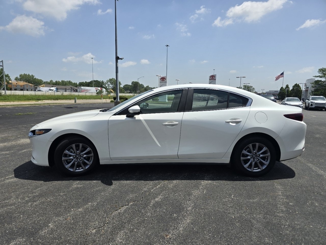 Used 2022 MAZDA MAZDA3 s FWD image 11