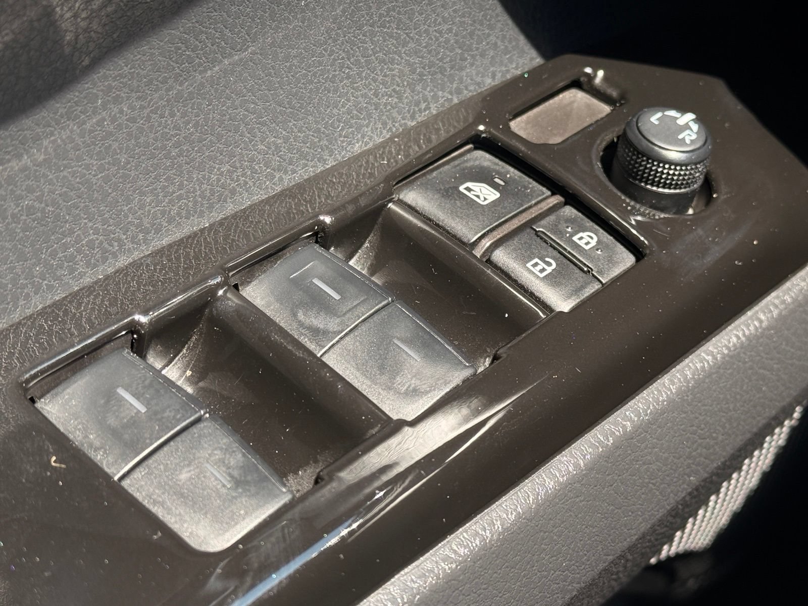Used 2023 Toyota Camry SE w/ Cold Weather Package FWD image 33