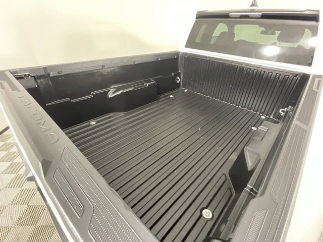 Used 2024 Toyota Tacoma SR image 9