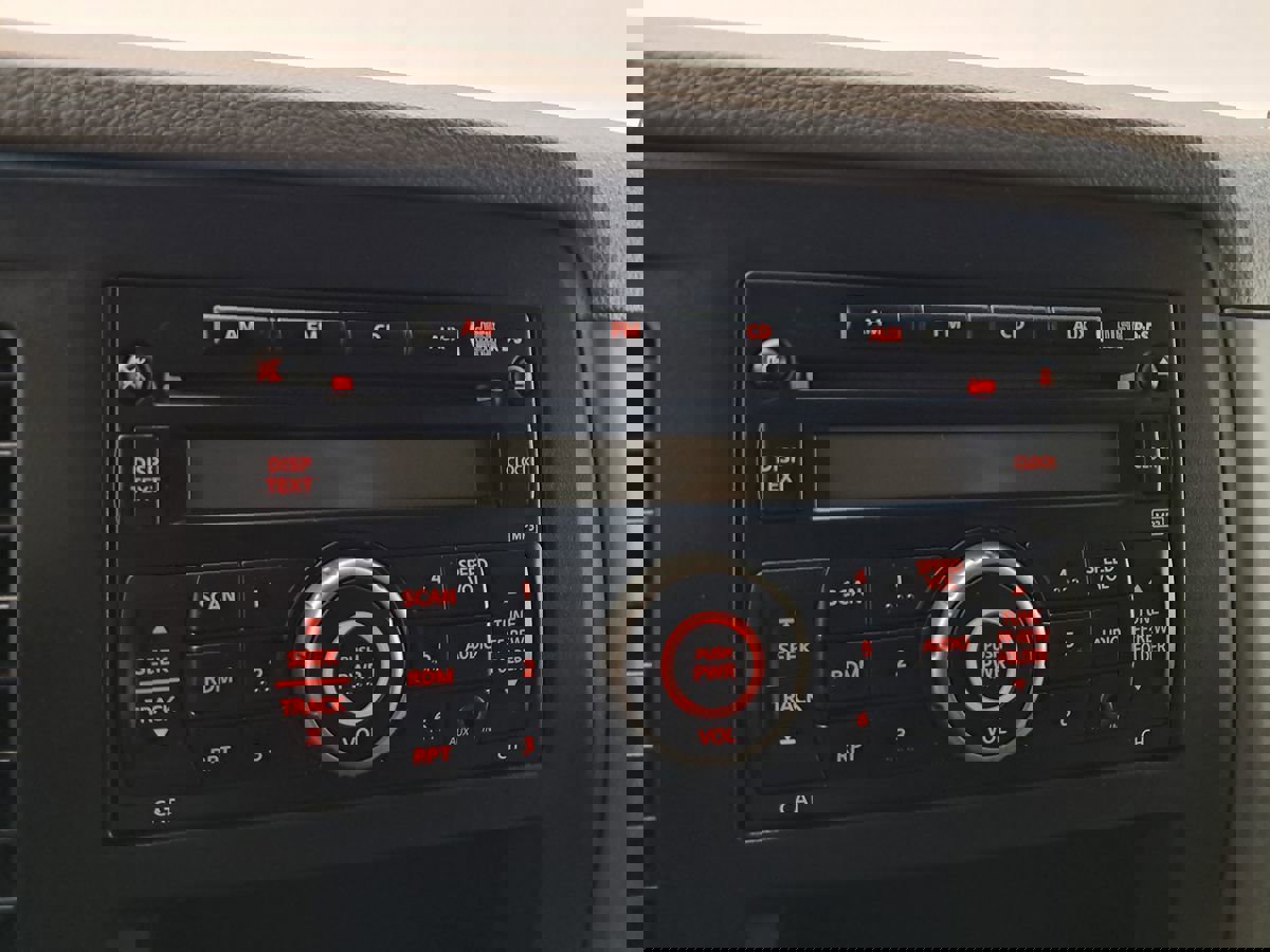 Used 2015 Nissan NV 2500 SV image 23