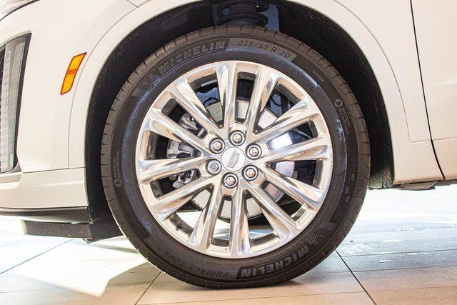 Used 2022 Cadillac XT6 Premium Luxury image 9