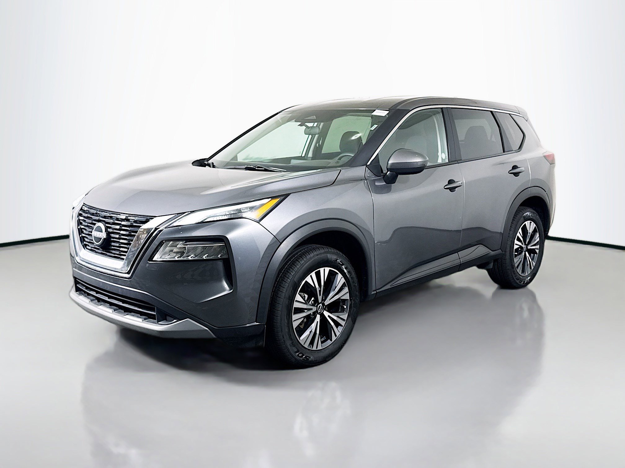 Used 2023 Nissan Rogue SV image 4