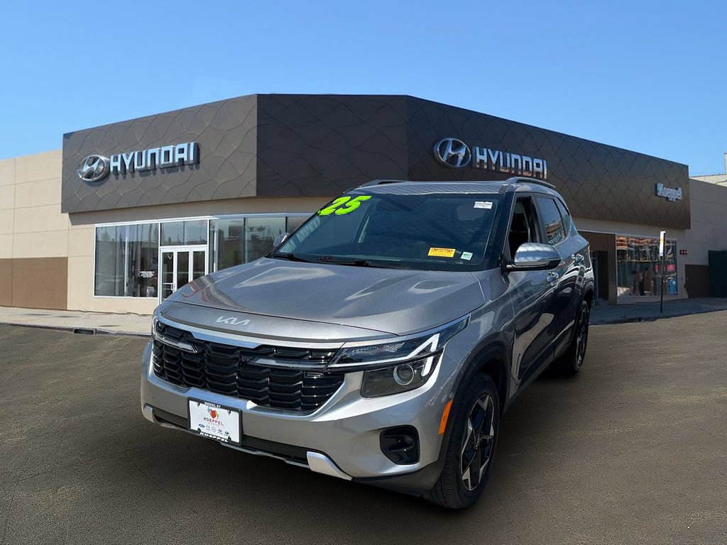 Used 2025 Kia Seltos EX w/ EX Sunroof Package AWD/4WD image 4